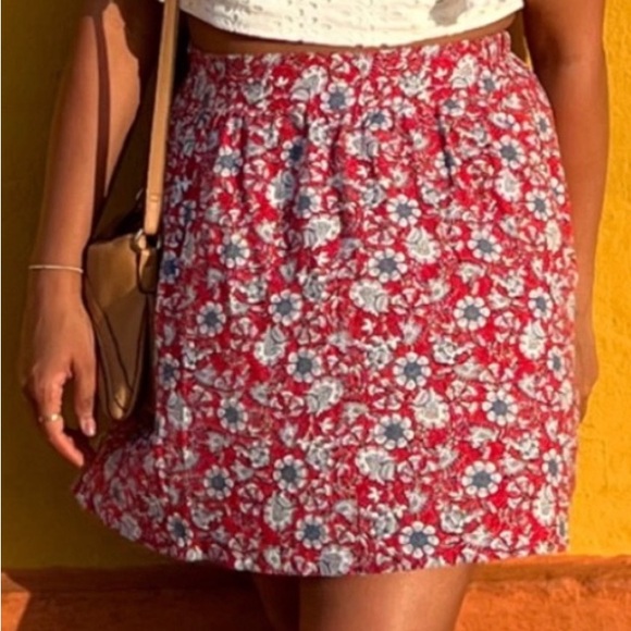 Loft Skirts | Red Floral Printed Mini Skirt - Loft Size M | - Picture 2 of 8